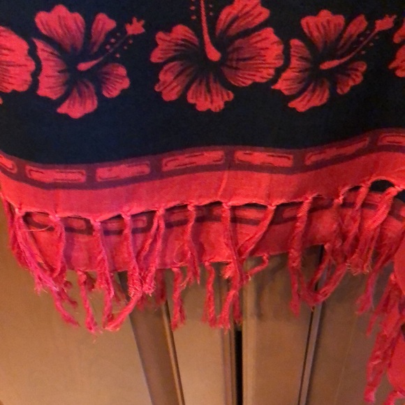 Unity Trading Hawaiian Short Sarong - Picture 5 of 5
